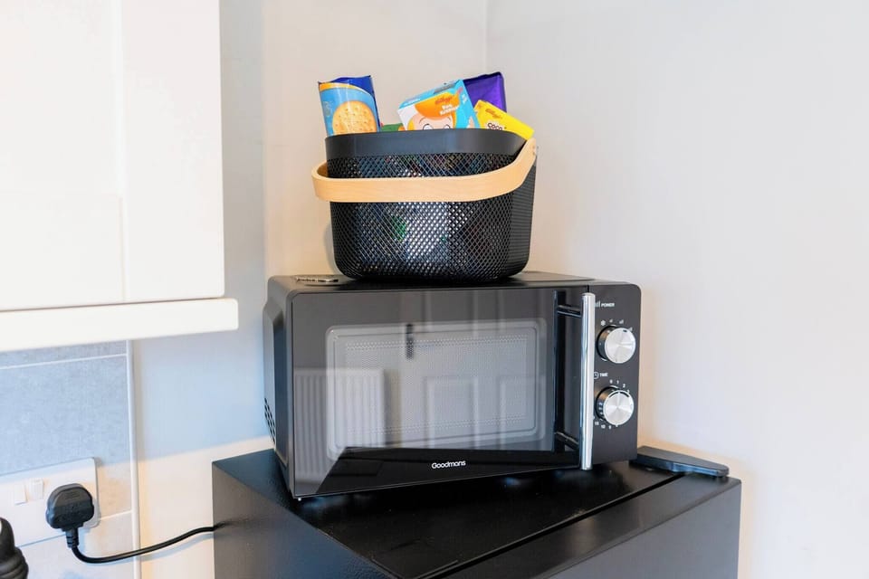 House, 3 Bedrooms | Microwave