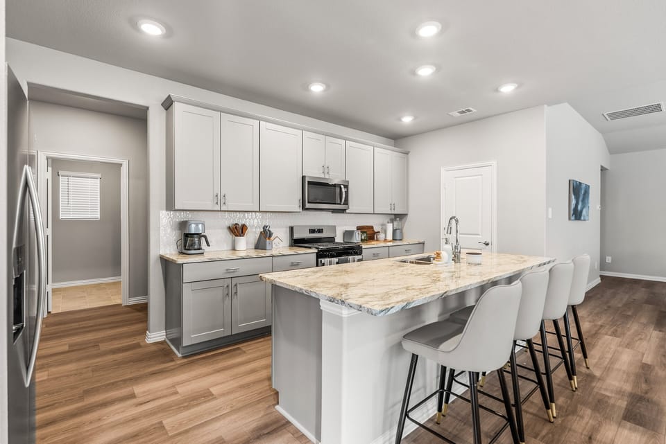 Luxury House, Garden View | Private kitchen | Coffee/tea maker, full-size fridge, microwave, oven