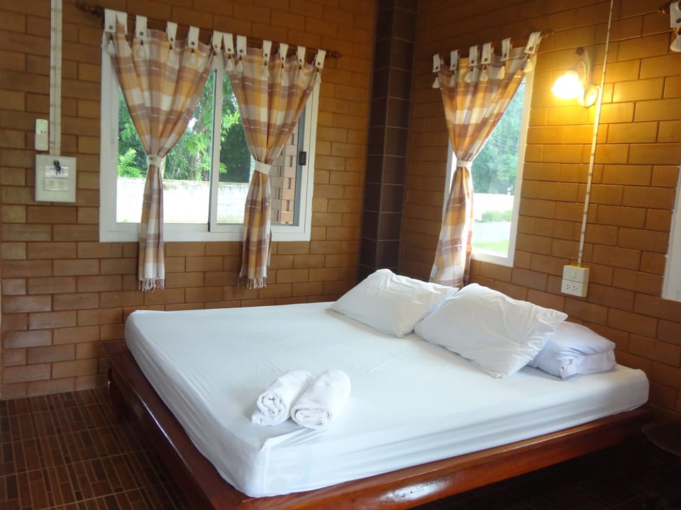 Superior Room (River View) | Desk, rollaway beds, free WiFi