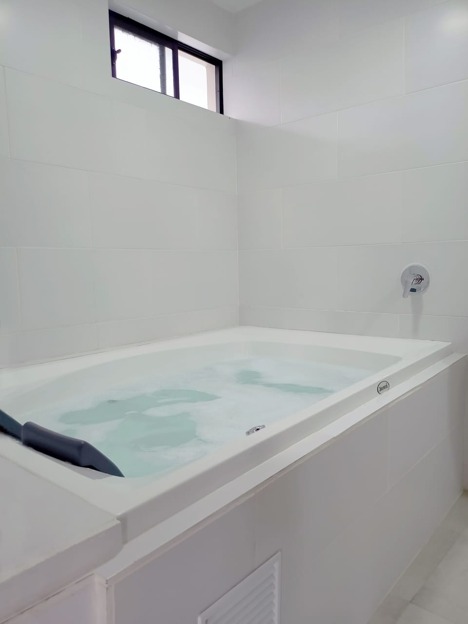 Premium Studio Suite, City View | Bathroom | Towels, soap, shampoo, toilet paper