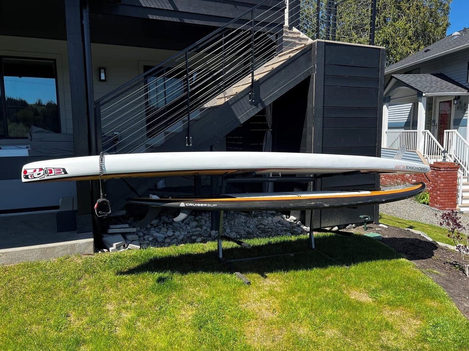 Complimentary paddle boards (hard board) for the guests.  Please contact host.