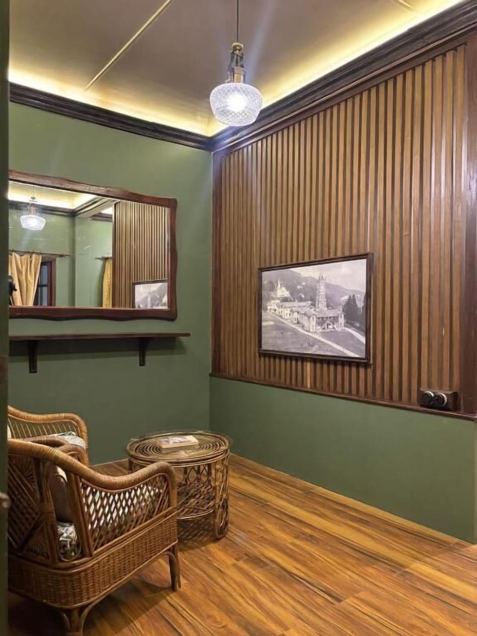 Premium Suite, 1 King Bed, Smoking, Balcony | Living area