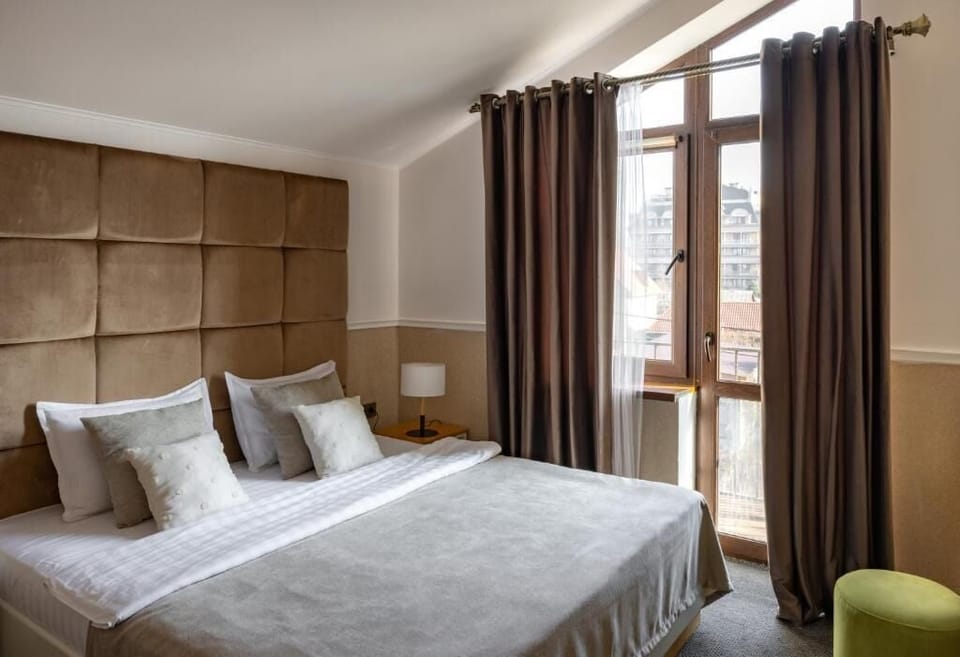 Comfort Double Room, City View | In-room safe, free WiFi