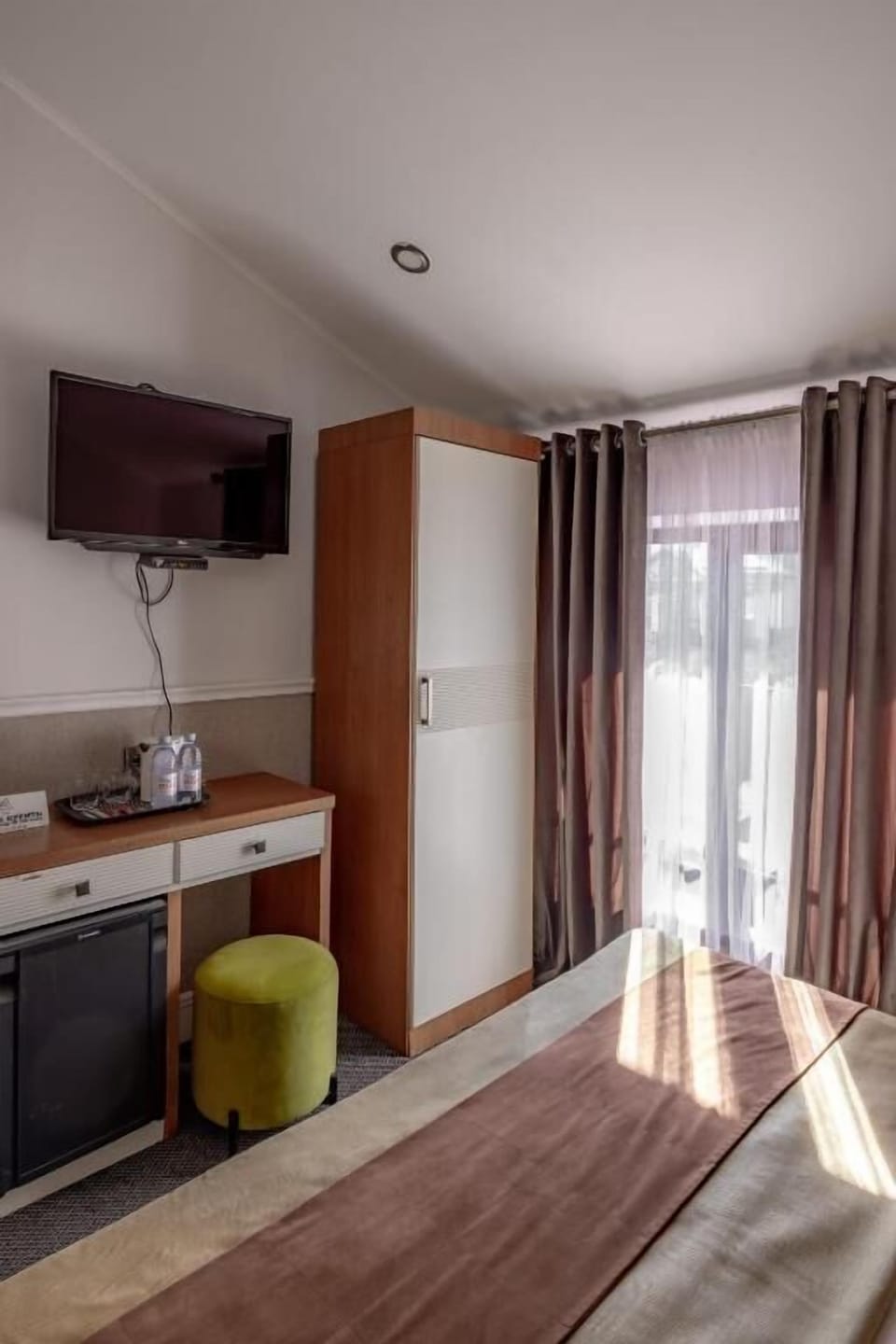 In-room safe, free WiFi