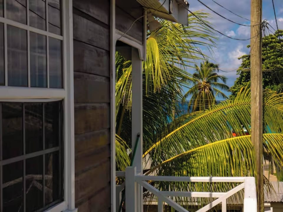 House, 2 Bedrooms, Balcony, Garden View | Property grounds