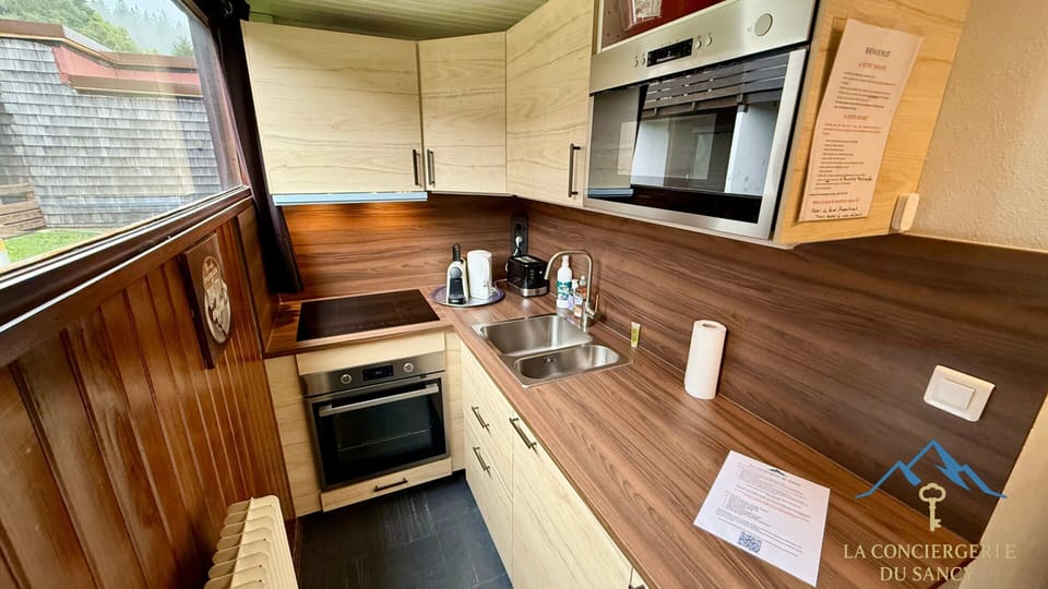 Apartment | Private kitchen | Highchair