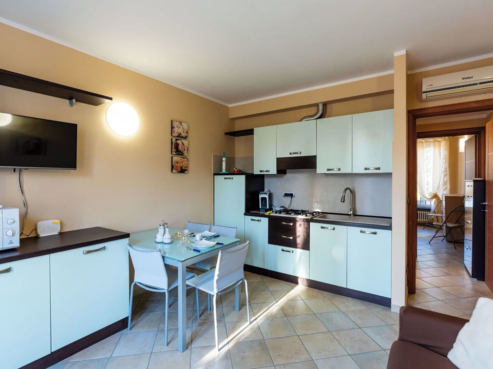 Furniture, Interior Design, Flooring, Floor, Ceiling, Room, Chair, Table, Apartment, Kitchen & Dining Room Table