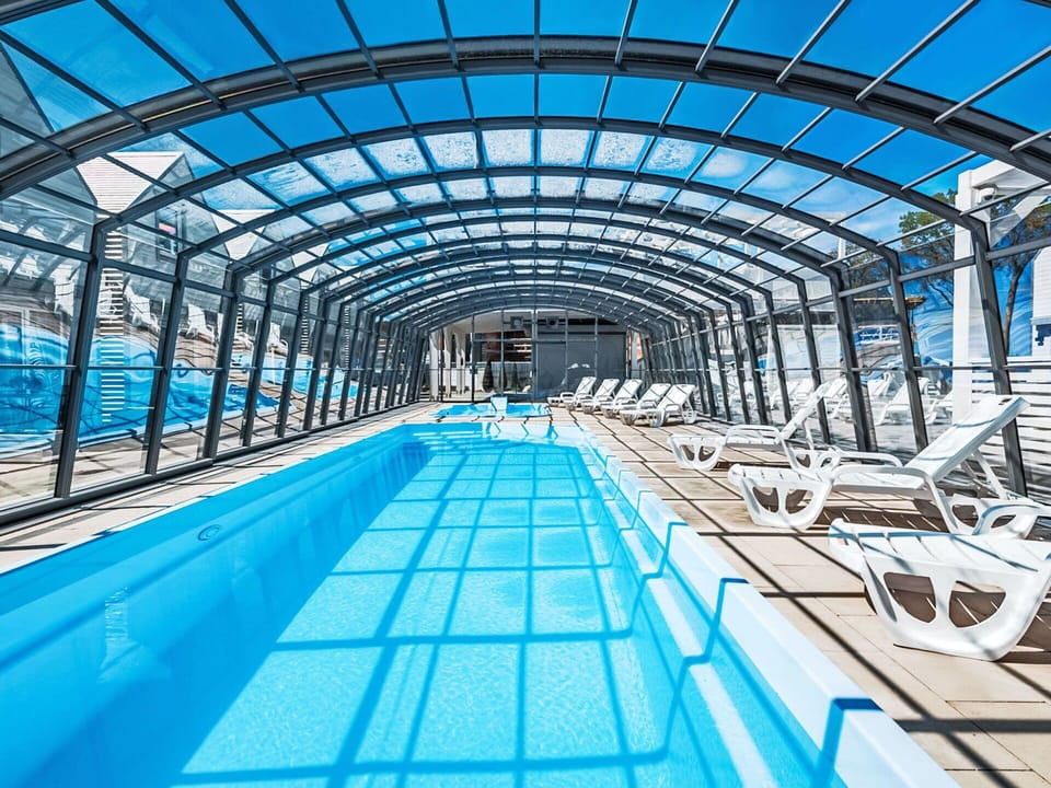 Swimming Pool, Composite Material, Resort, Leisure, Outdoor Furniture, Sunlounger, Hotel, Leisure Centre, Resort Town, Eco Hotel