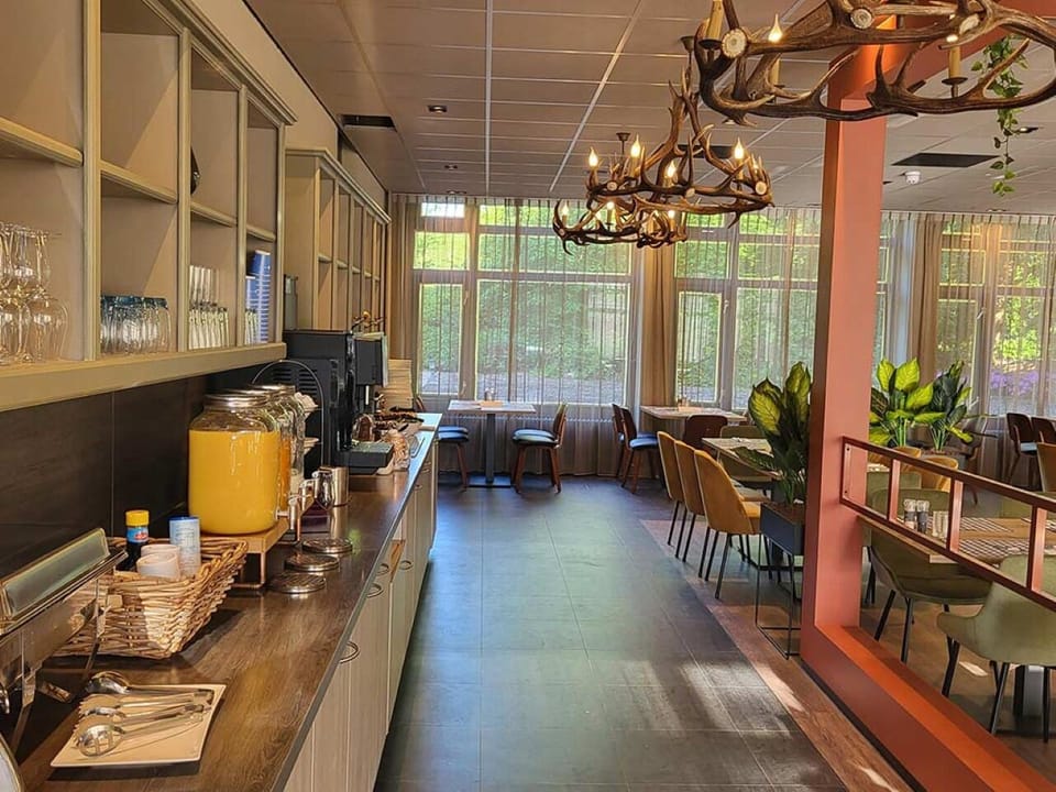 Start your morning with a generous buffet in elegant surroundings.