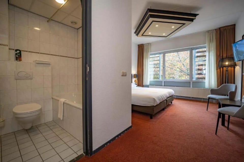 Step into a spacious room with natural light and calm.
