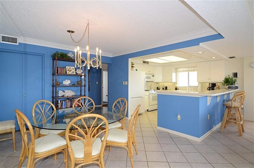 Condo, 3 Bedrooms | Dining