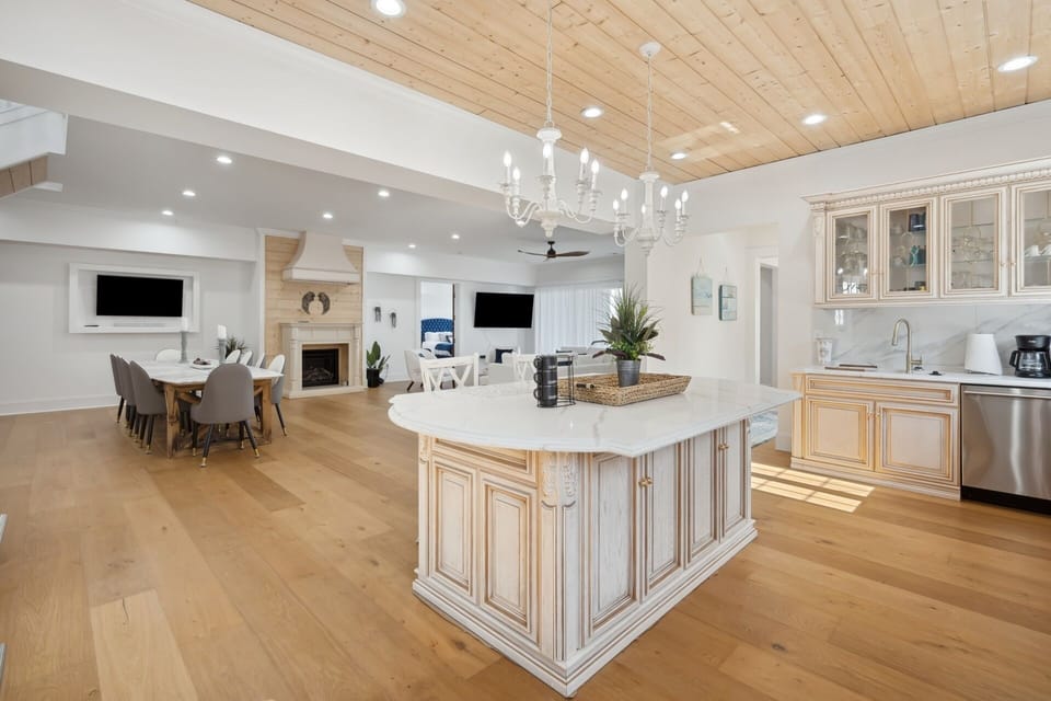 House, Multiple Bedrooms | Dining