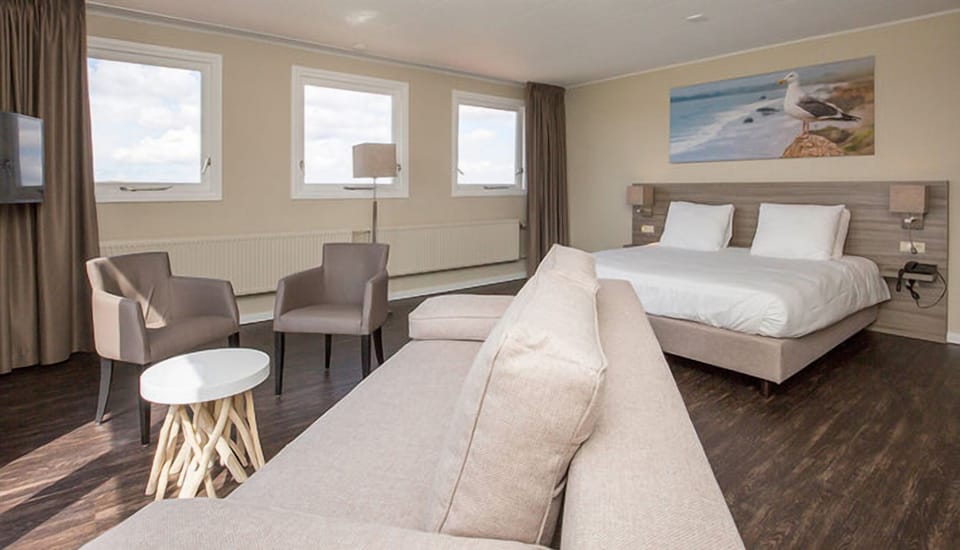 Unit with one King bed