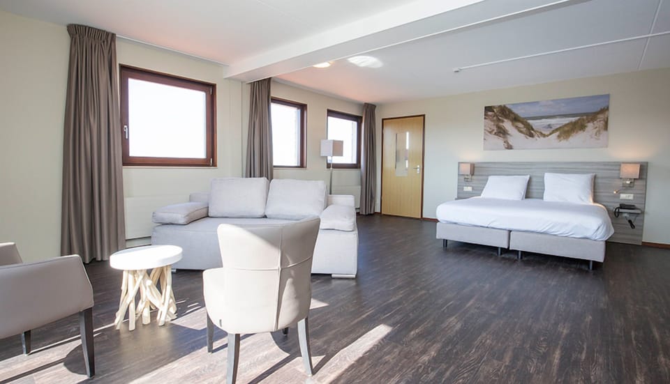 Unit with one King bed