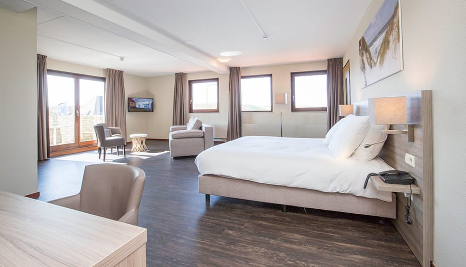 Unit with one King bed