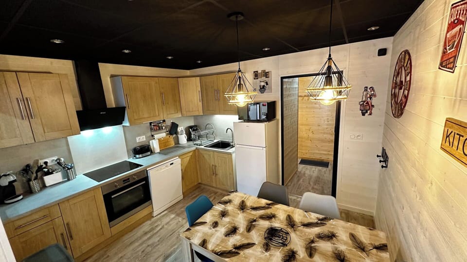 Apartment | Private kitchen | Highchair