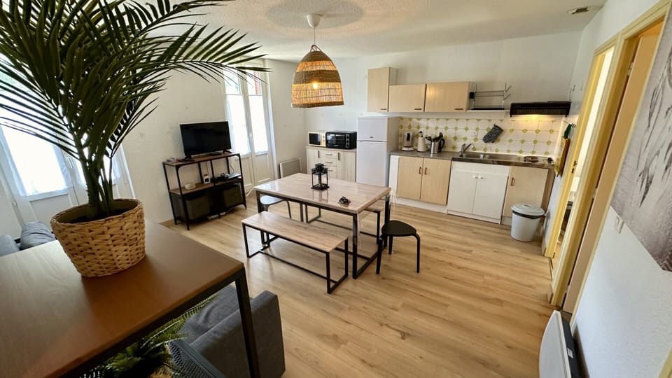 Apartment | Dining