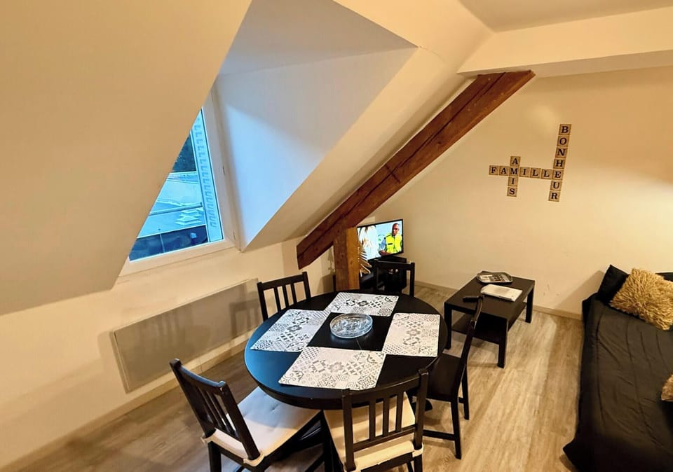 Apartment | Dining