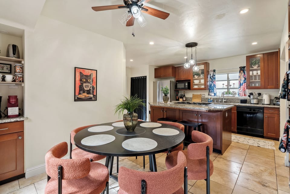 Dining Area - Unique Dining Table with 6 comfy chairs
