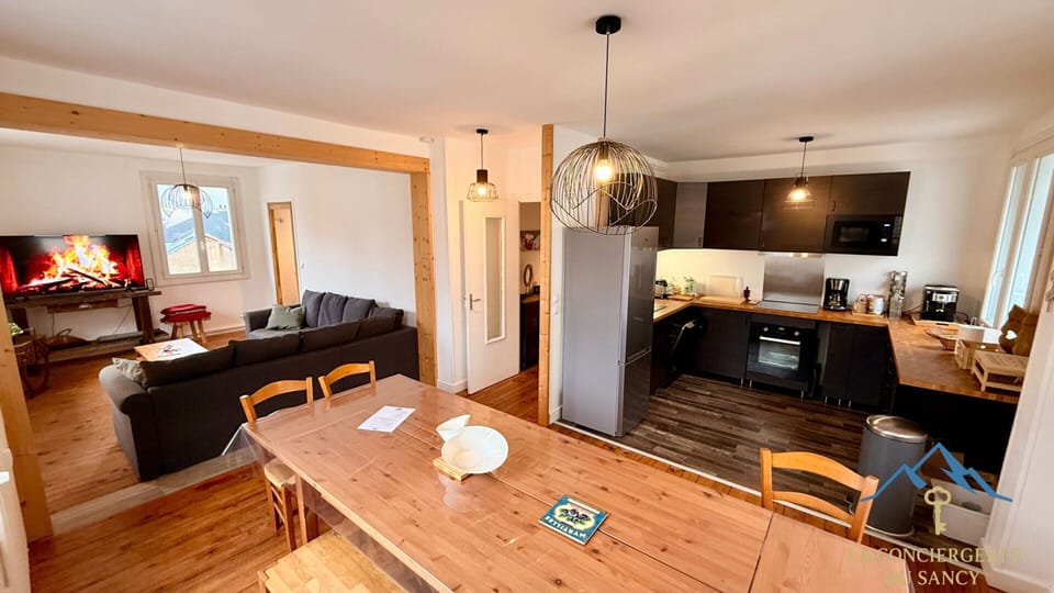 Apartment | Private kitchen | Highchair
