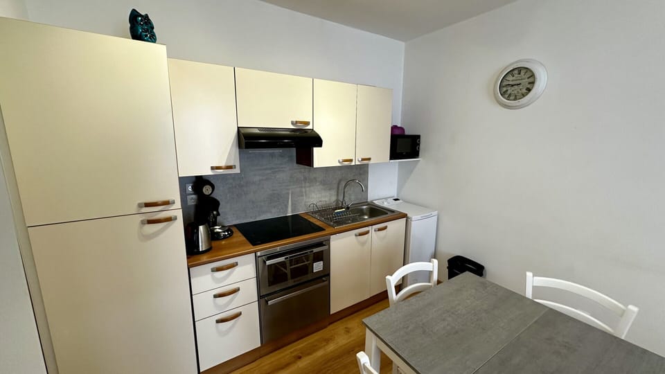 Apartment | Private kitchen
