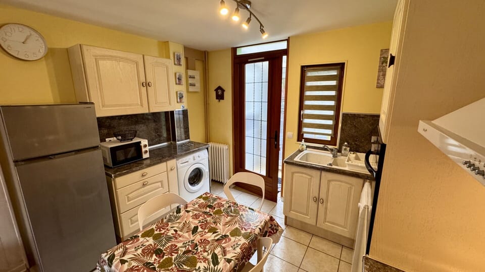 Apartment | Private kitchen | Highchair