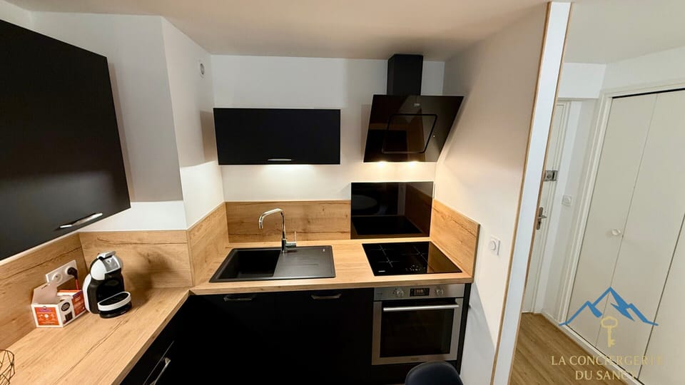 Apartment | Private kitchen | Highchair
