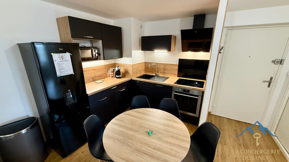 Apartment | Dining