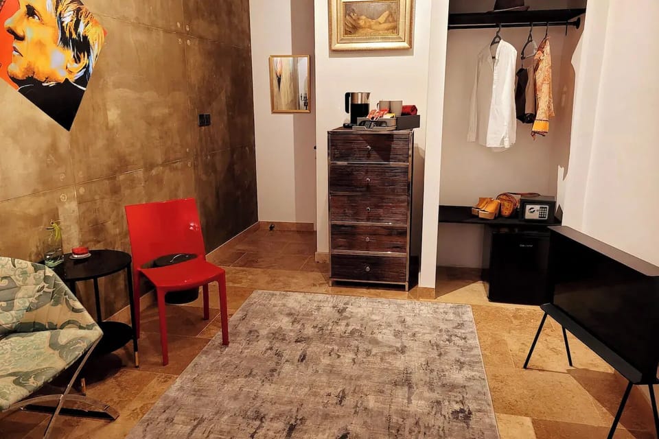 Design Townhome, 3 Bedrooms, Hot Tub, Hill View | Free WiFi