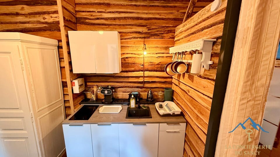 Apartment | Private kitchen | Highchair