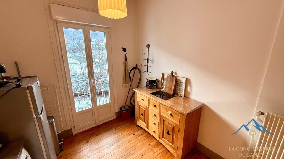 Apartment | Private kitchen | Highchair