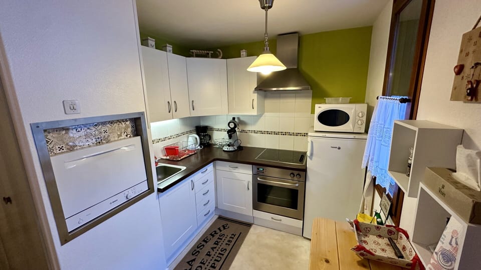 Apartment | Private kitchen | Highchair