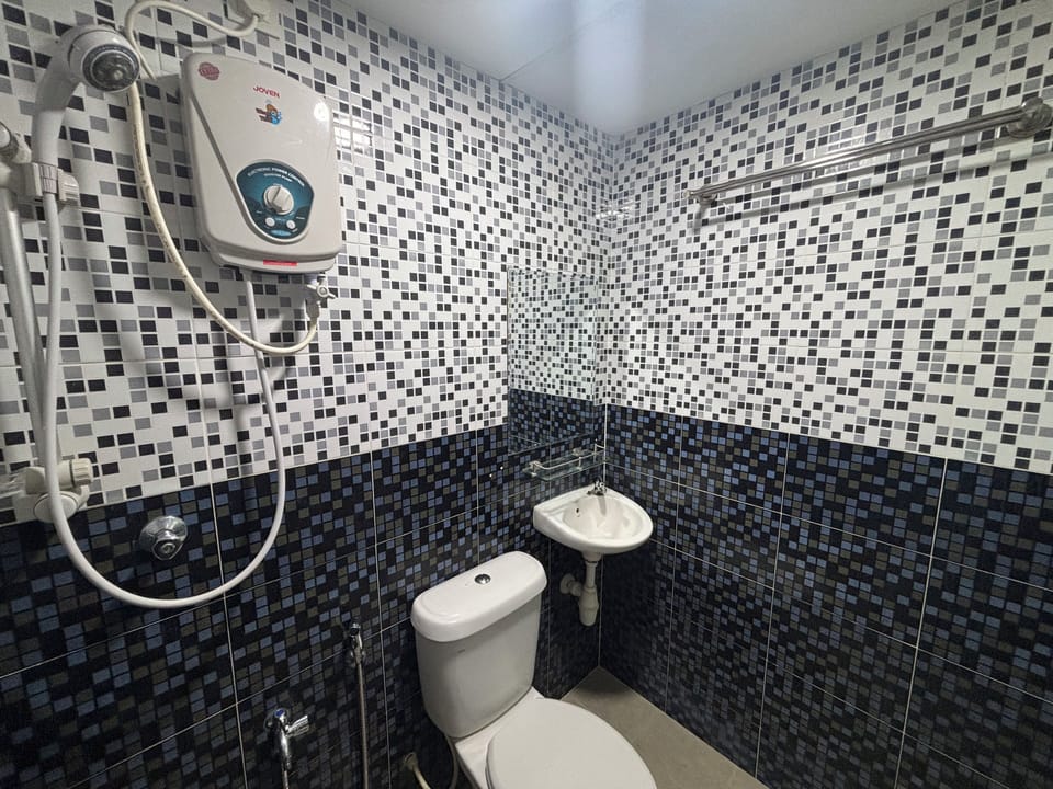 Shower, towels, soap, shampoo