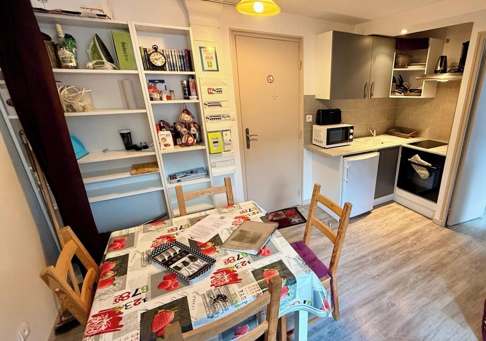 Apartment | Dining
