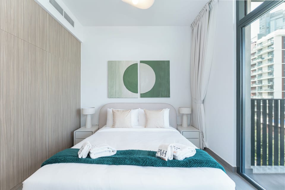 Luxury Apartment, 1 King Bed, Park View | In-room safe, blackout drapes, iron/ironing board, cribs/infant beds