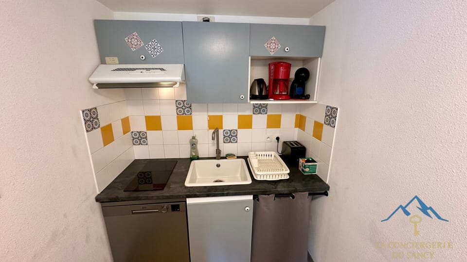 Apartment | Private kitchen | Highchair