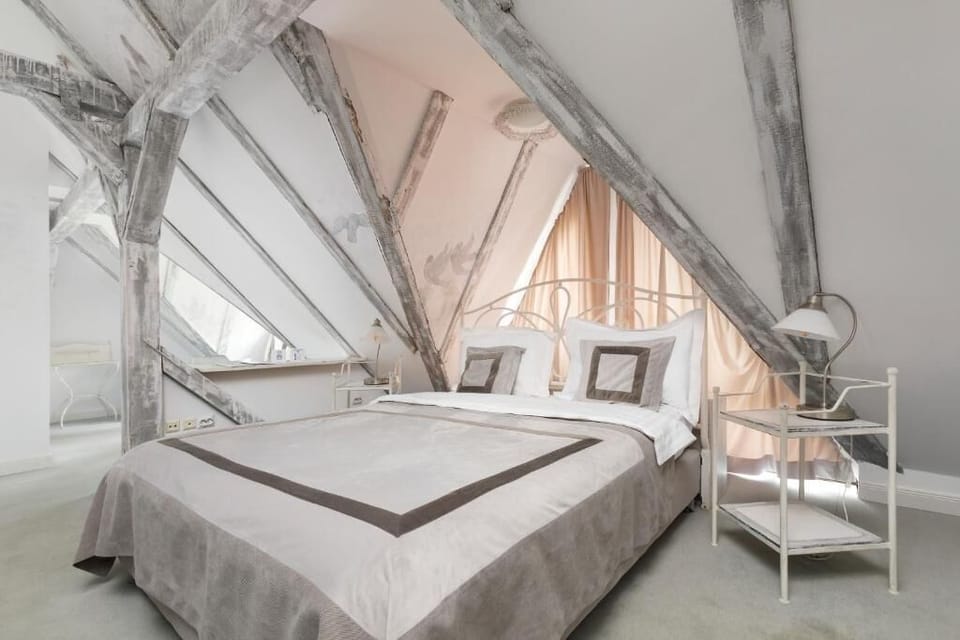 Standard Double Room, 1 Queen Bed | In-room safe, desk, iron/ironing board, free WiFi