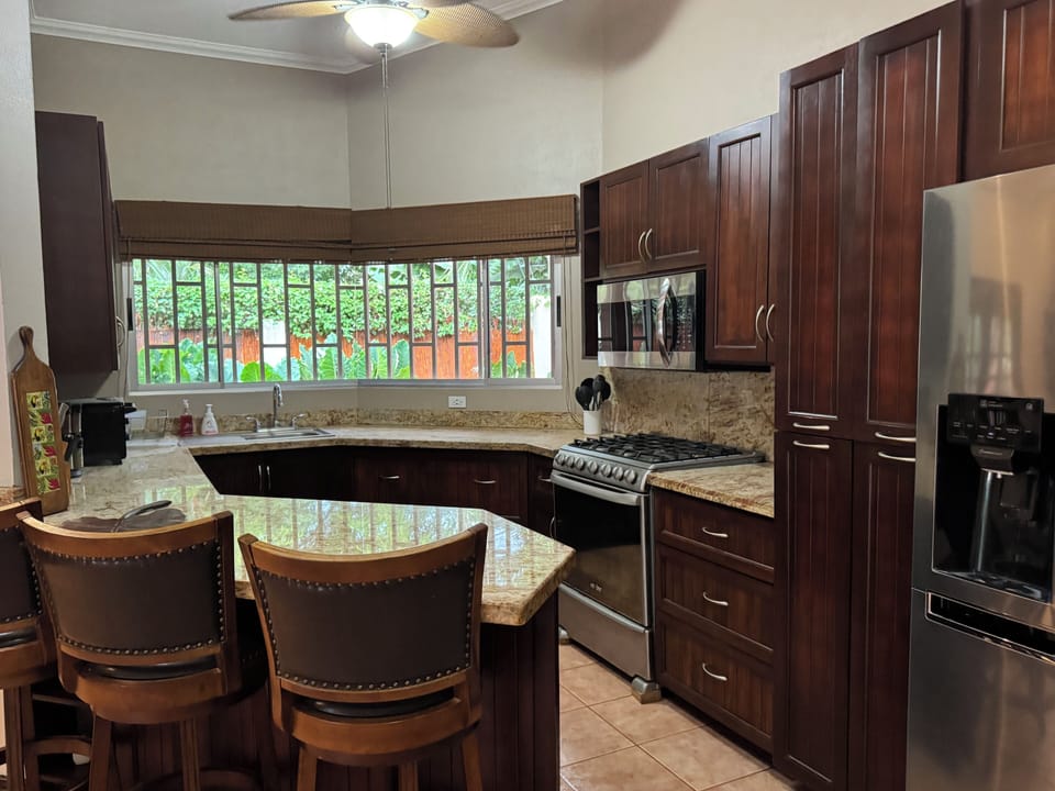 Fully equipped kitchen, basic spices, ziplock bags. 