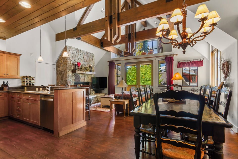 Dining Area - Trail Nest - Breckenridge Vacation Rental