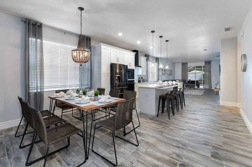 House, 4 Bedrooms | Dining