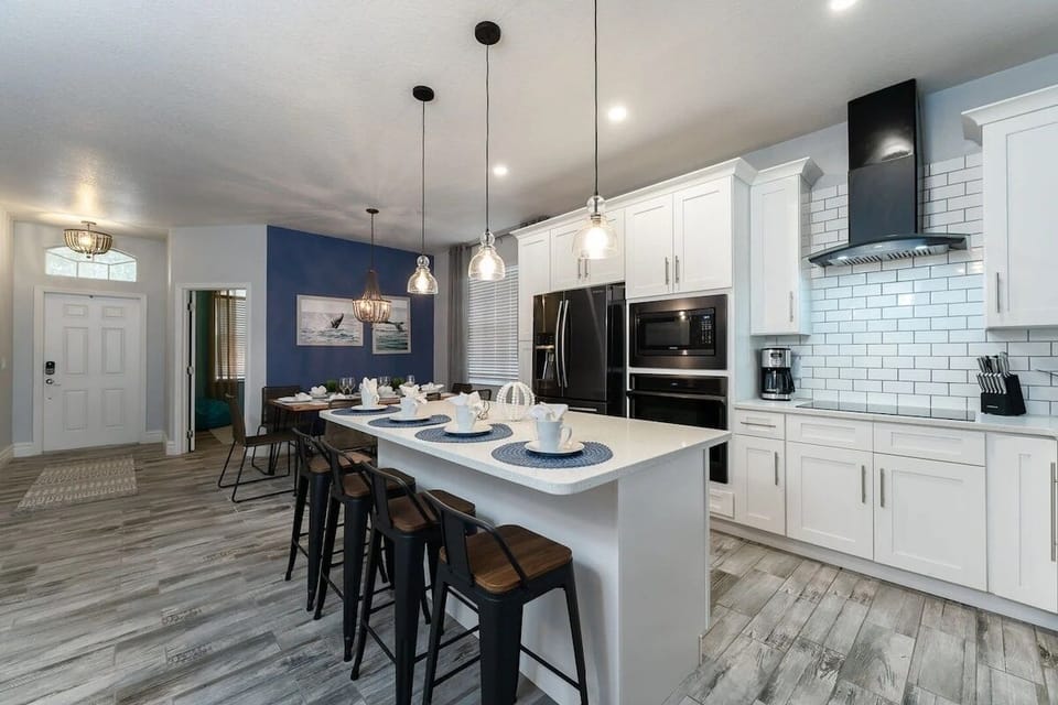 House, 4 Bedrooms | Private kitchen | Coffee/tea maker, fridge, oven, toaster