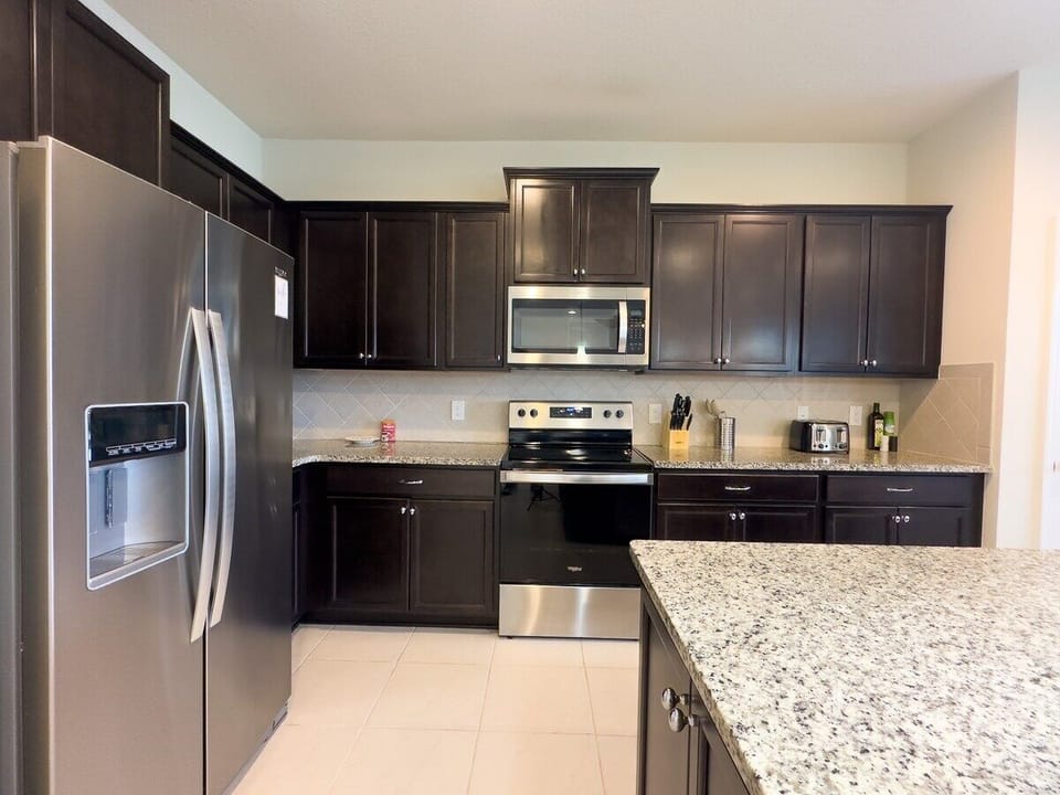 House, 5 Bedrooms | Private kitchen | Coffee/tea maker, fridge, oven, toaster