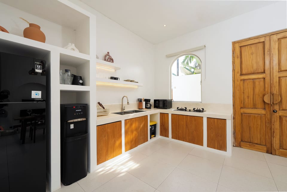 Standard Villa | Private kitchen | Dining tables