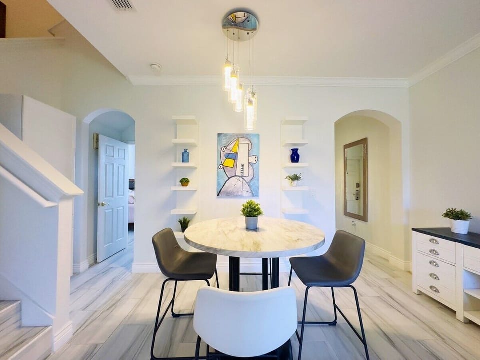 Townhome, 4 Bedrooms | Dining