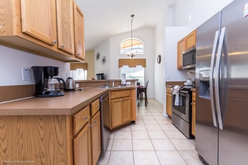 House, 4 Bedrooms | Private kitchen | Fridge, oven, coffee/tea maker, toaster
