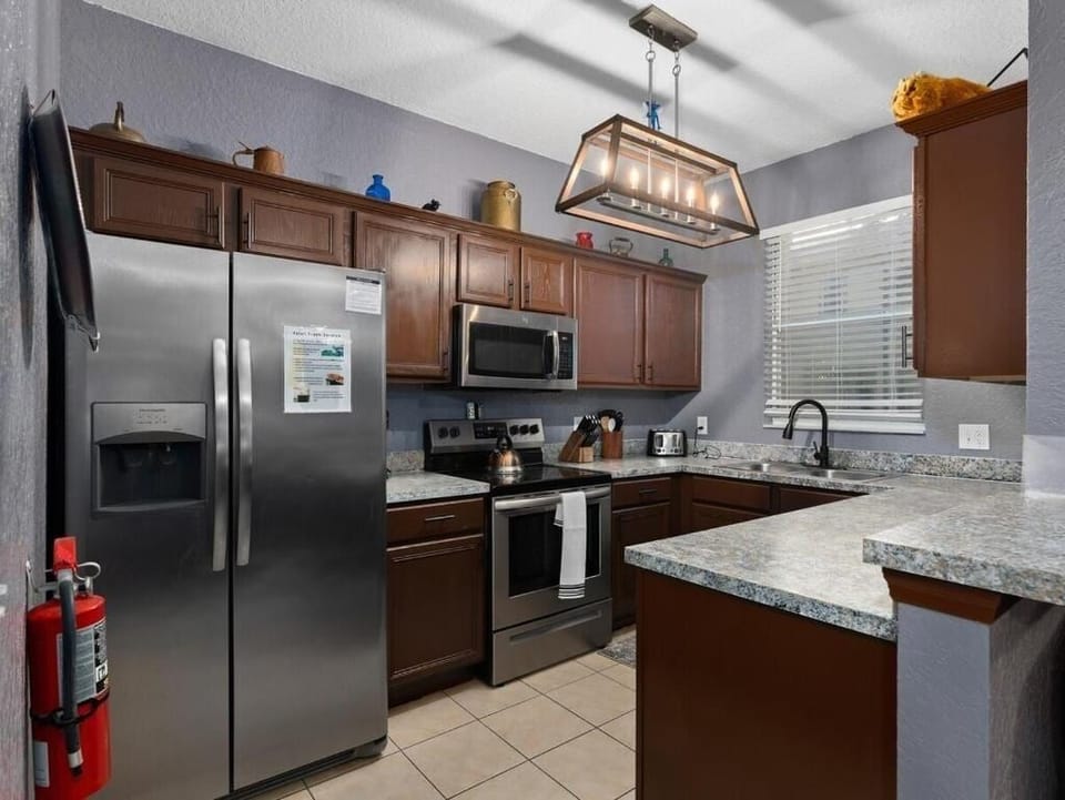 Townhome, 3 Bedrooms | Private kitchen | Coffee/tea maker, fridge, oven, toaster