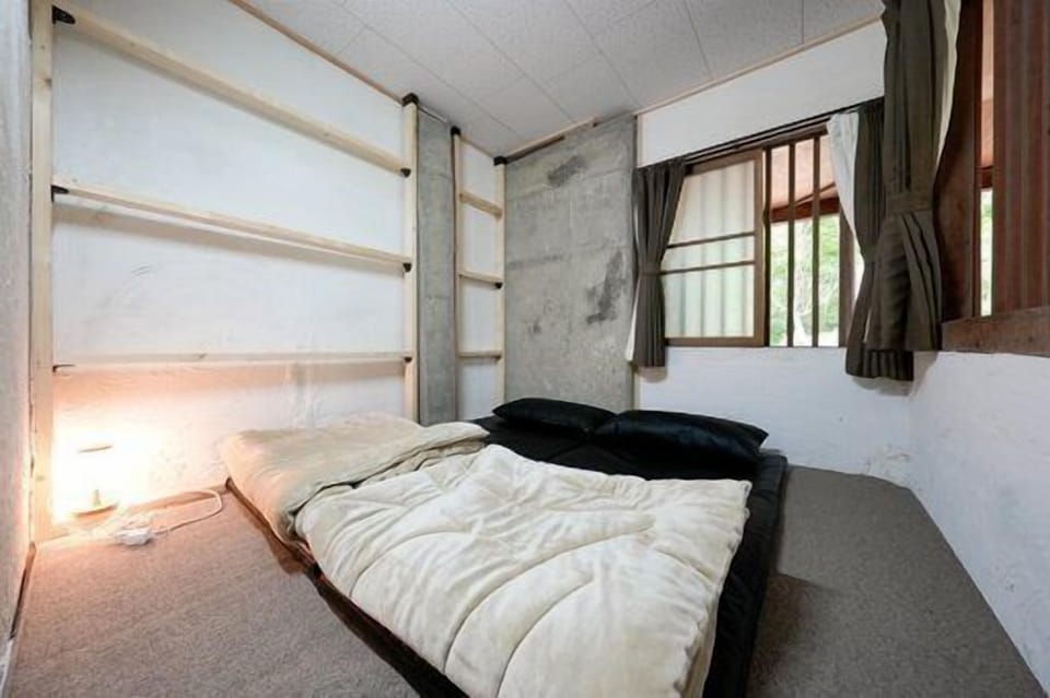 9人以上の際は1階寝室もご利用ください.jpg