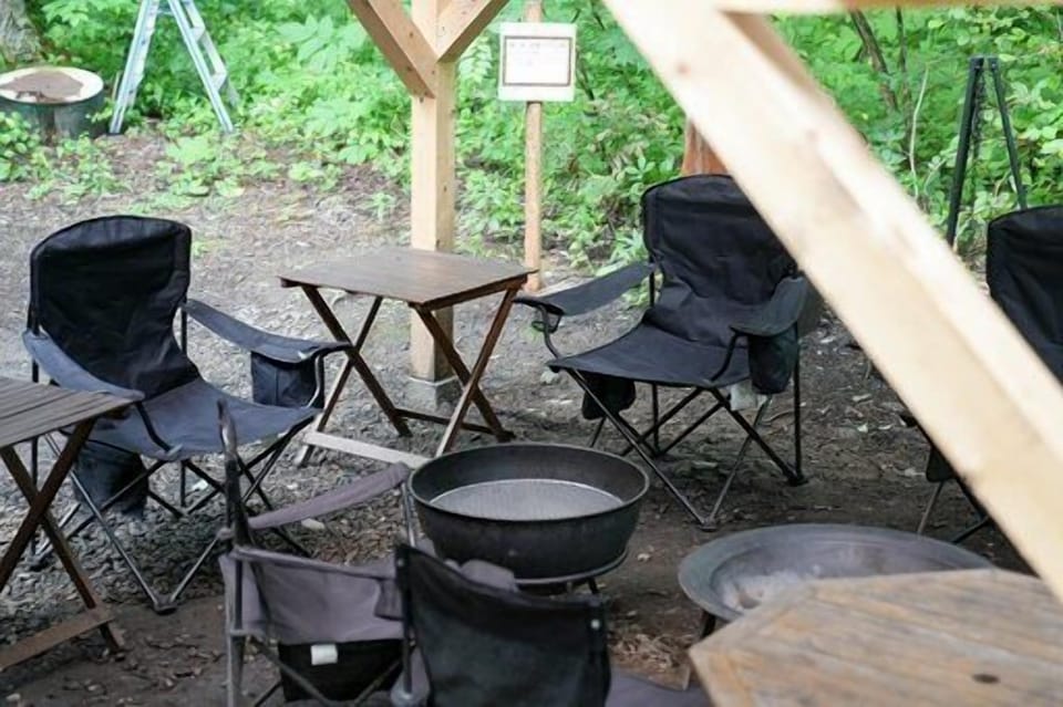 BBQ・焚火台はもちろん、スモーキーグリル、ダッチオーブンも設置しています.jpg