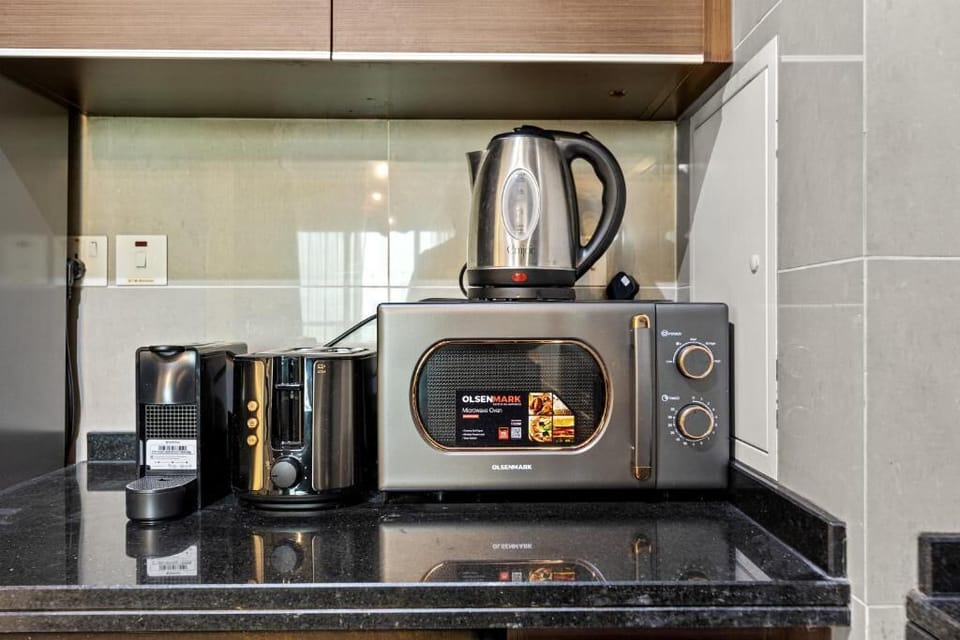 Apartment, Balcony, City View | Microwave