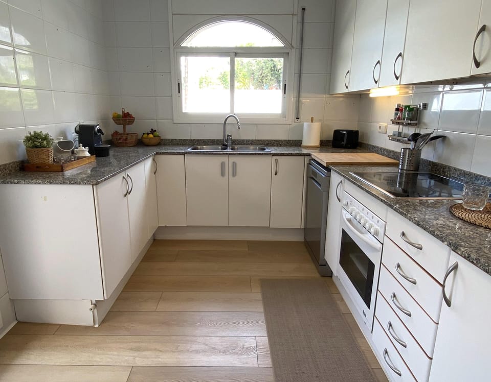 Apartamento Sun and Sea 3 minutes Walk from beaches     Pool   Terrace   Renewed - 16
